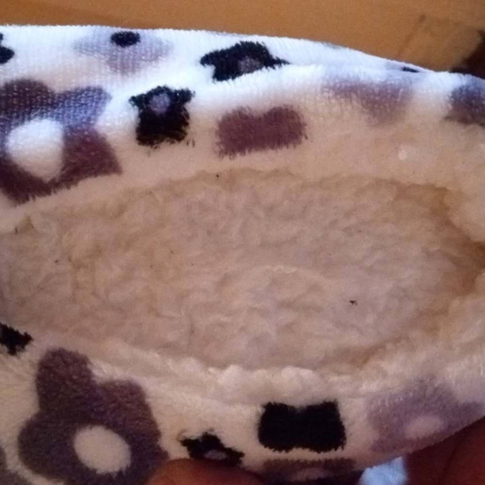 Warm Slippers - Picture 3 of 4
